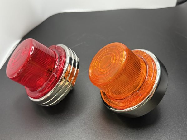 3.5" diameter Stud mount tanker light