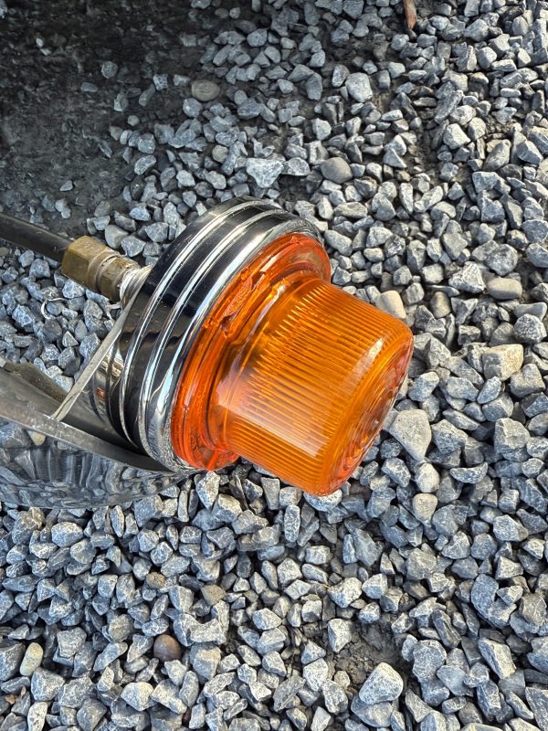 3.5" diameter Stud mount tanker light - Image 2