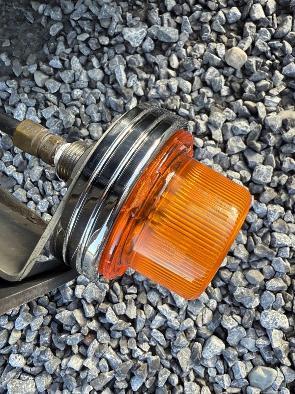 3.5" diameter Stud mount tanker light - Image 11
