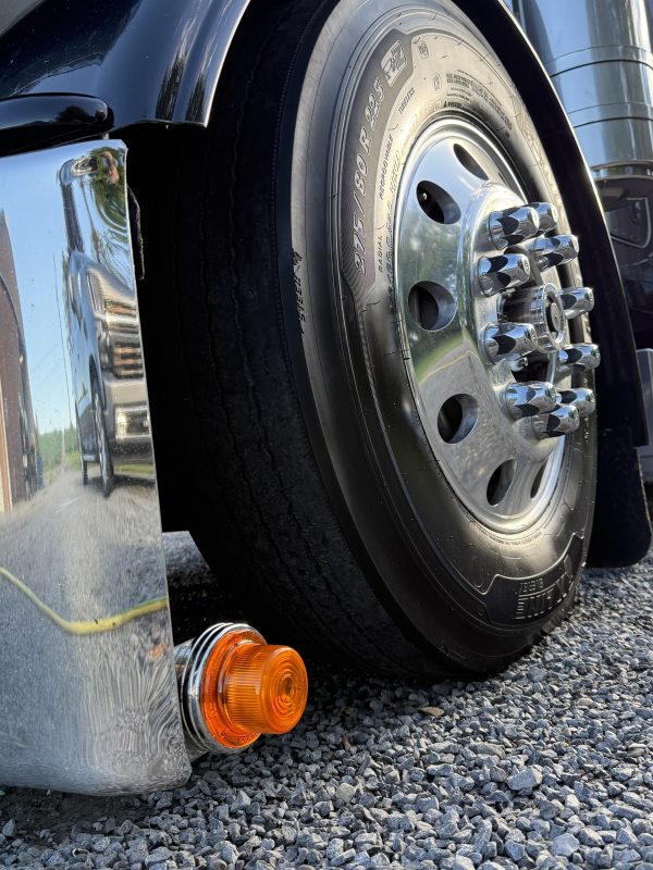 3.5" diameter Stud mount tanker light - Image 4
